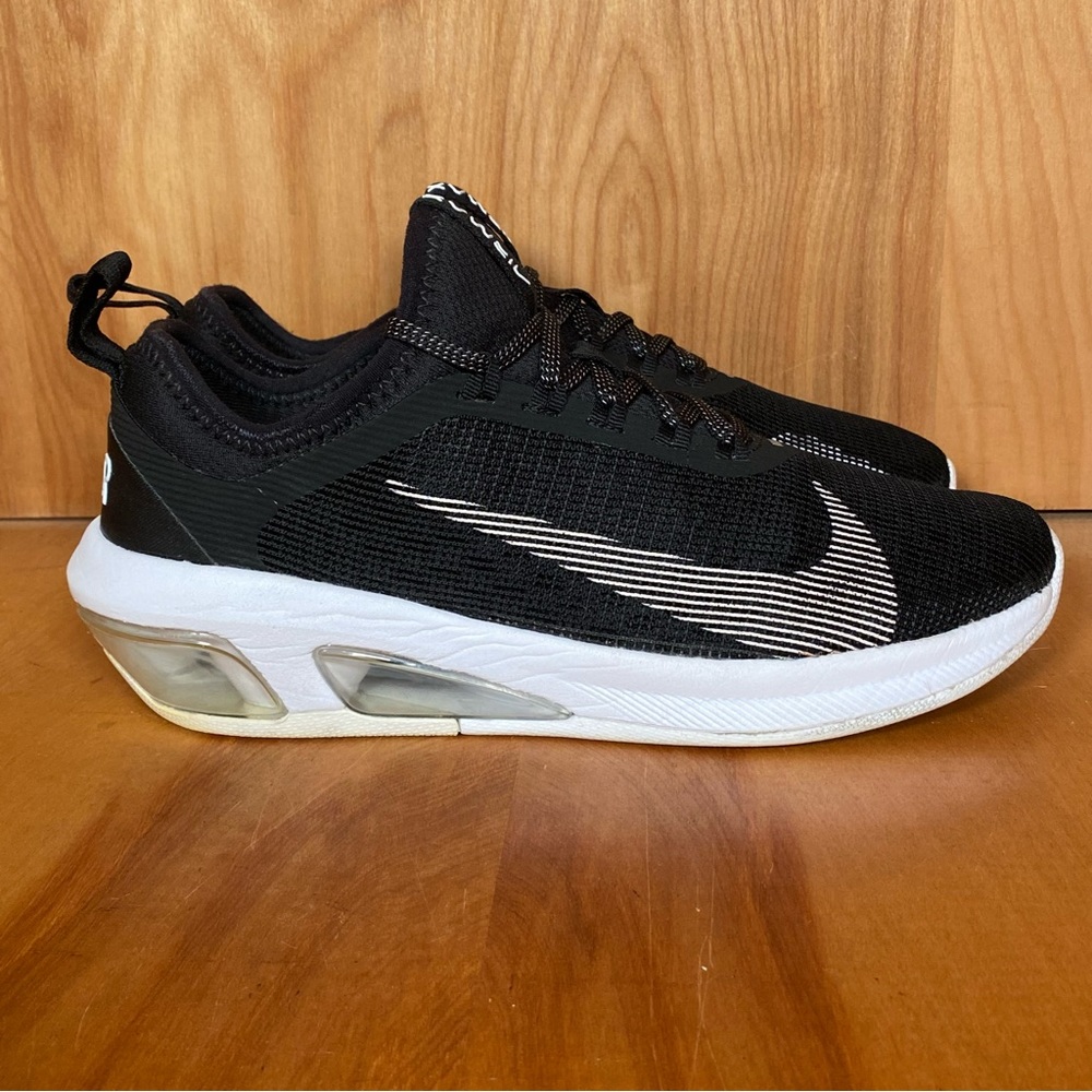 Womens 8 Nike Air Max Fly Athletic Shoes Black White SEF0157